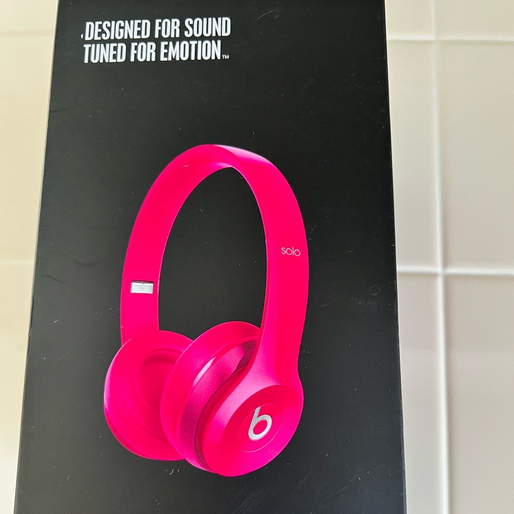 Beats by Dr Dre Solo 2 wired headphones, hot pink